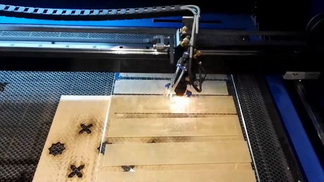 Лазерный раскрой малярного скотча смотреть онлайн