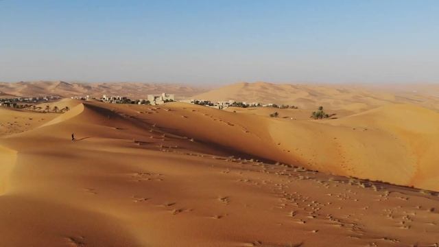 Пустыня в ОАЭ - 5* Anantara или палатка? 4K смотреть онлайн