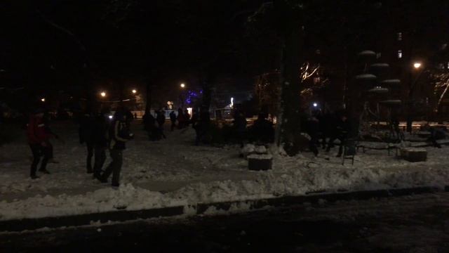 Снежный батл Пятёрка VS Гигант в 4К смотреть онлайн