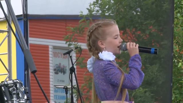 "Незабудки" муз.А.Ермолов,сл.Р.Орлова - Милена Симашина (вокальная студия Радуга, рук.Можарова С.А. смотреть онлайн