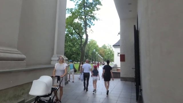 ВИЛЬНЮС КОТОРЫЙ ЗАВОРАЖИВАЕТ. ПЛОЩАДЬ КАФЕДРАЛЬНОГО СОБОРА СВЯТОГО СТАНИСЛАВА смотреть онлайн