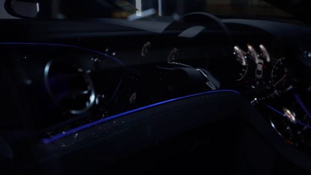 Bentley Continental GT V8 - Embrace Performance | 4K смотреть онлайн