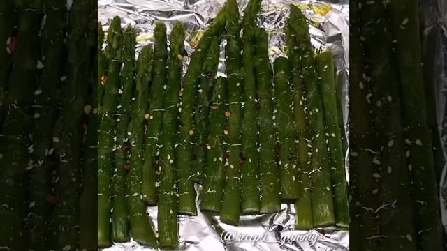 Спаржа запеченная с моцареллой и копченой грудинкой!