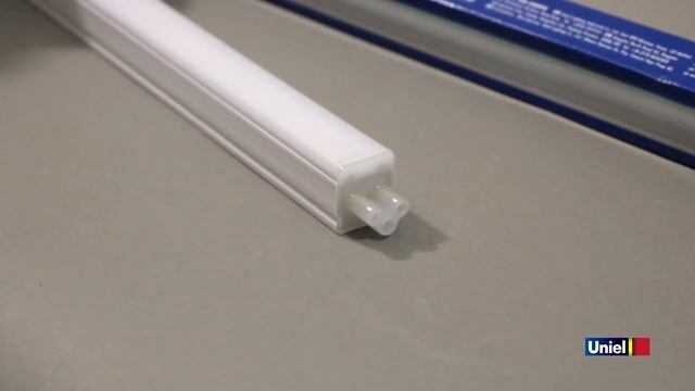 UL 00002727 ULI E01 10W NW K WHITE Светильник линейный светодиодный аналог T5, c выключателем Белы смотреть онлайн