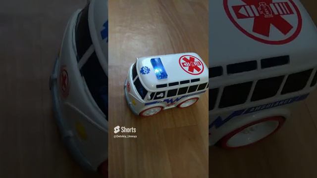 Машинка скорая помощь со звуком и мигалкой #Shorts #cars #forkids #длядетей #детям смотреть онлайн