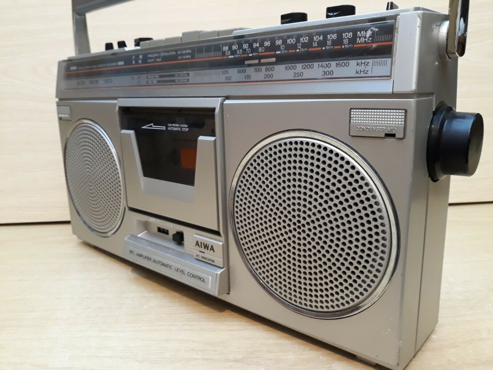 Aiwa CS-220E Radio Recorder Ghettoblaster-JAPAN-выпуск МАЙ 1981 года.