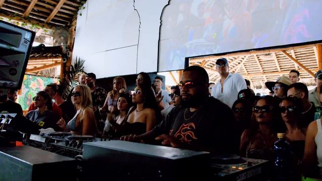 GORDO @ TARAKA Ecuador (Montanita, Ecuador)