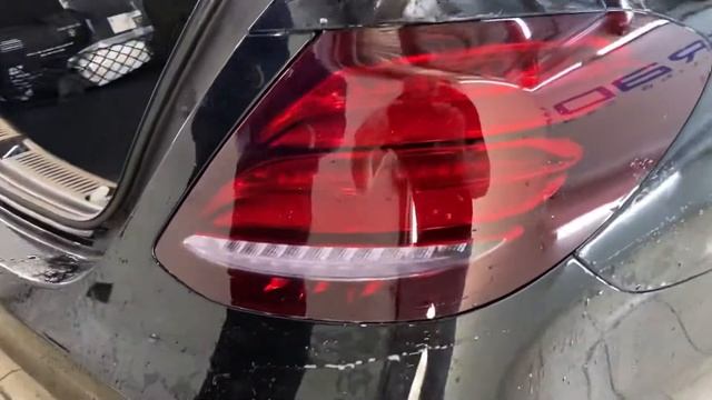 Тонирование задних фонарей плёнкой “Stek”. Тюнинг Мерседес Е смотреть онлайн