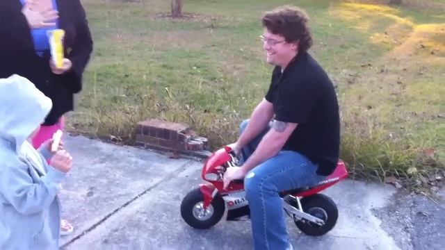 Custom Ride Ons - Razor Pocket Rocket Motorcycle - Batteries - Hozian - Modified Electric Scooters смотреть онлайн