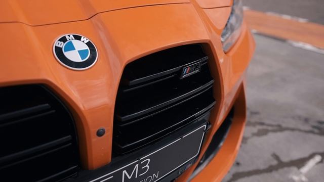 Зимний дрифт и автомобили BMW Driving Experience на льду озера Калды.