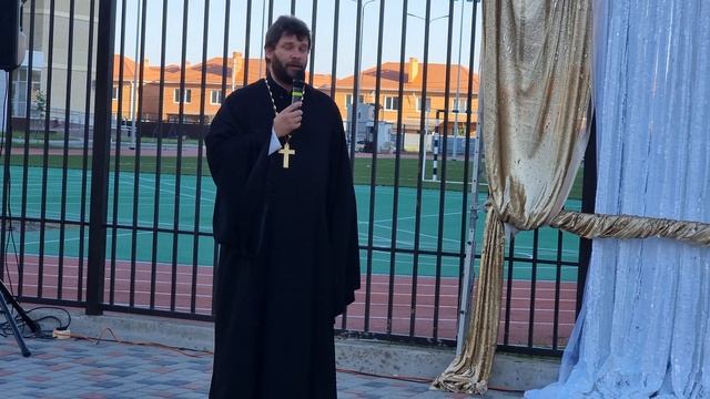 Обращение батюшки Андреевского храма в день семьи, любви и верности 2022 смотреть онлайн