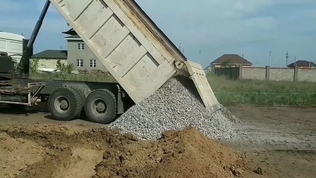 Завез щебень 20/40.. смотреть онлайн
