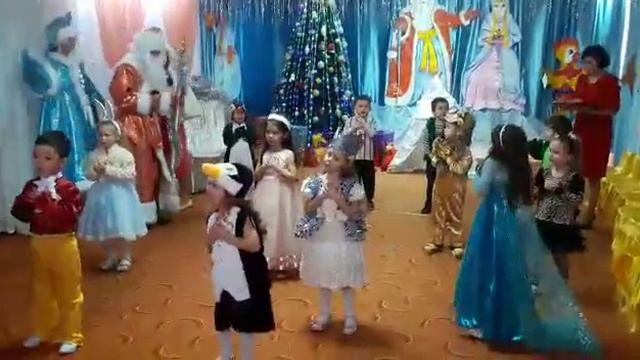 Танец якутов на новогодней сказке Снежная Королева смотреть онлайн