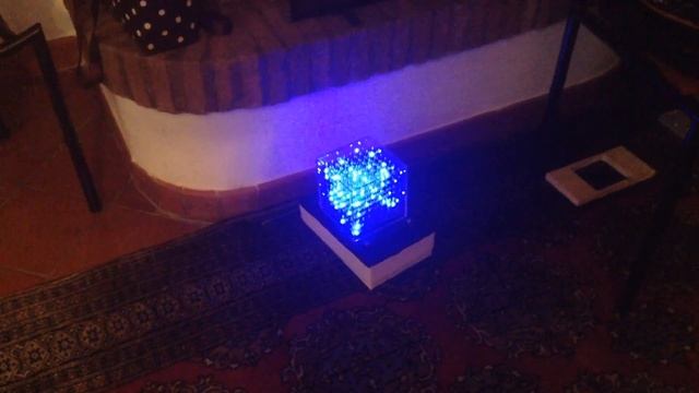Световой куб 8*8*8 собраный из "шишек и желудей" :-) Led cube 8*8*8 arduino смотреть онлайн