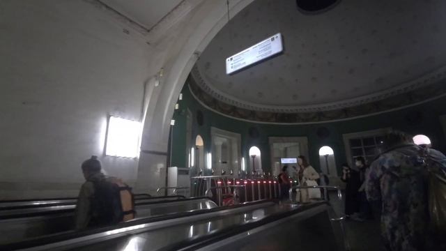 Два эскалатора на Павелецкой. Метро Павелецкая. Переход с Замоскворецкой на Кольцевую Линию. смотреть онлайн
