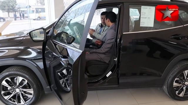 AVTO SALONDA MASHINALAR TO'PLANIB QOLDI смотреть онлайн