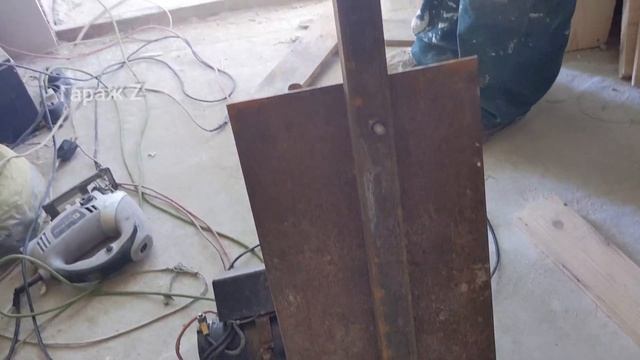 Как поднять тяжелый груз в пару рук. Стекло пакет на высоту. Приспособления облегчающие работу смотреть онлайн