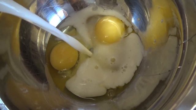VLOG: готовим креветки, жарю курицу, делаю гренки и творожную массу, ПП творожный сыр из творога. смотреть онлайн