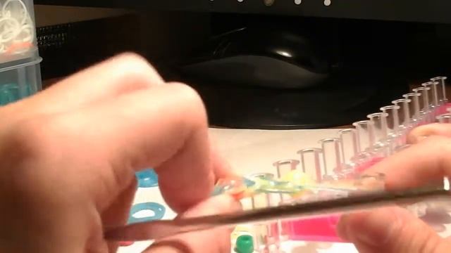 Как сделать из резинок браслет с бусинок урок 24 смотреть онлайн