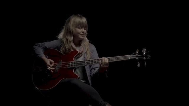 Guild Starfire I Bass смотреть онлайн