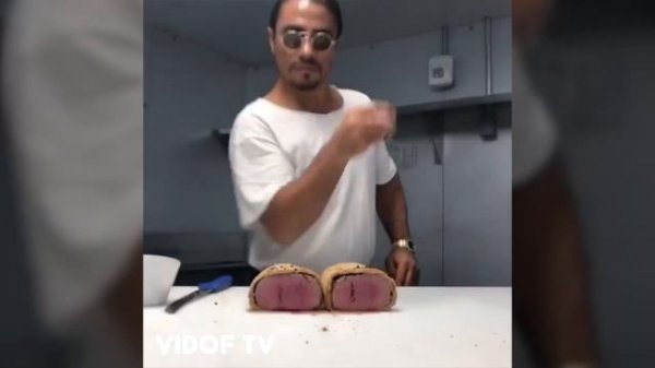 Nusret steakhouse. Nusret steak. Turkish cook Nusret Gokce. Salt bae