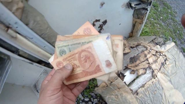 На эти деньги можно было купить автомобиль. Разбираю старый холодильник Зил-Москва 1959 г.в. смотреть онлайн