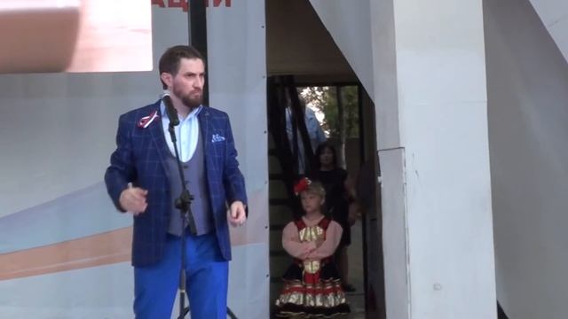 Выступление на государственном празднике День Флага России смотреть онлайн