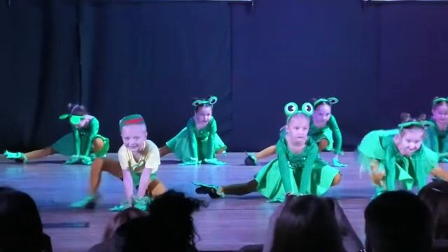 Детский танец лягушат смотреть онлайн