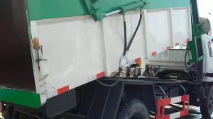 Китайский мусоровоз FOTON