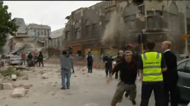 Ужасное землетрясение смотреть онлайн