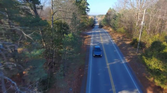 Test Driving the All-Electric Cadillac LYRIQ смотреть онлайн