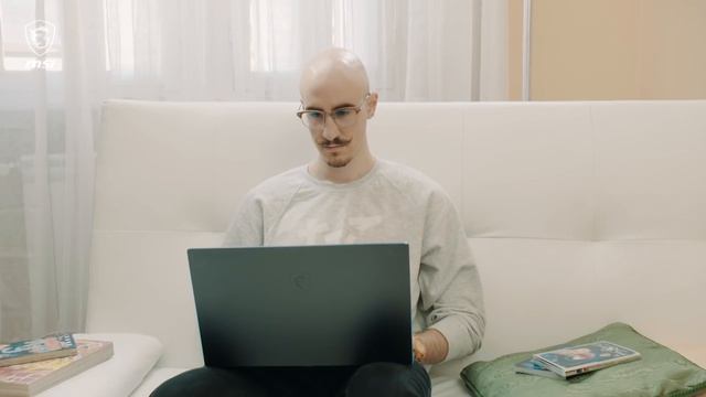 MSI PS63 Modern & Luca Molinaro( Mangaka96) | Creatività in movimento смотреть онлайн