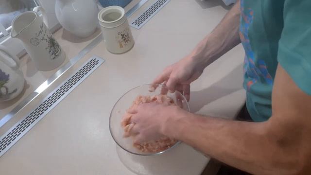 чебуреки очень сочные.mp4