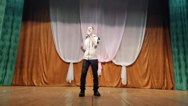 Первый раз пою под микрофон)