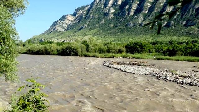 Горная река Каракойсу, плотина Гунибской ГЭС., дорога в Гуниб. Дагестан. июнь 2022 г. смотреть онлайн