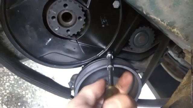 замена крышки кожуха ремня ГРМ на VW транспортер Т4 2000 г часть 2 смотреть онлайн