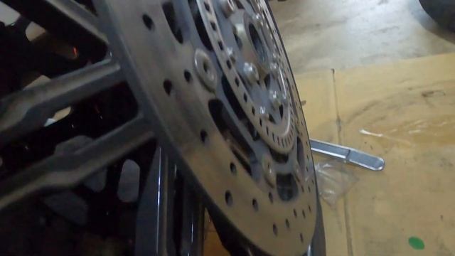 BMW K1600 Front Tire Change