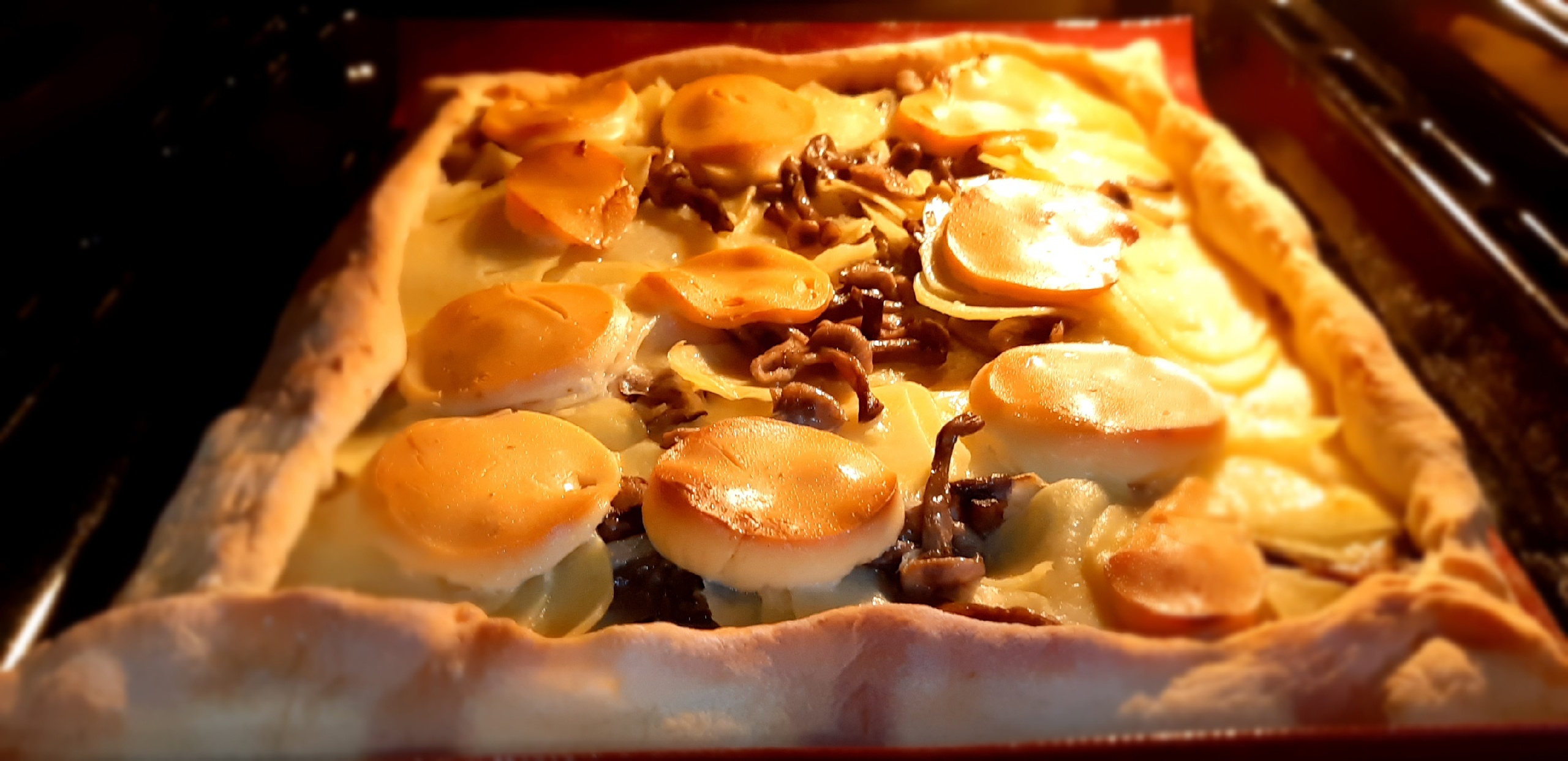 Пирог с картофелем и грибами. Тесто завожу без молока, яиц, сливочного масла. Недорого и вкусно. смотреть онлайн