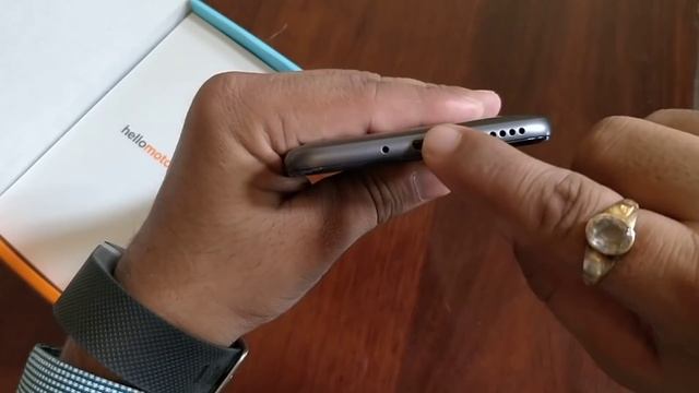 [Hindi] Moto e4 Plus unboxing смотреть онлайн