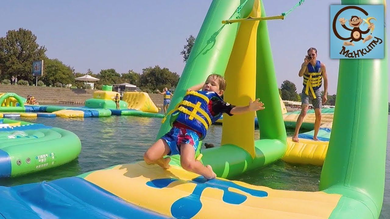 Диана, Даня и Милан в парке аттракционов на воде. смотреть онлайн