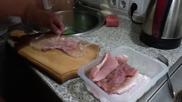 Оригинальное отбивание мясо смотреть онлайн