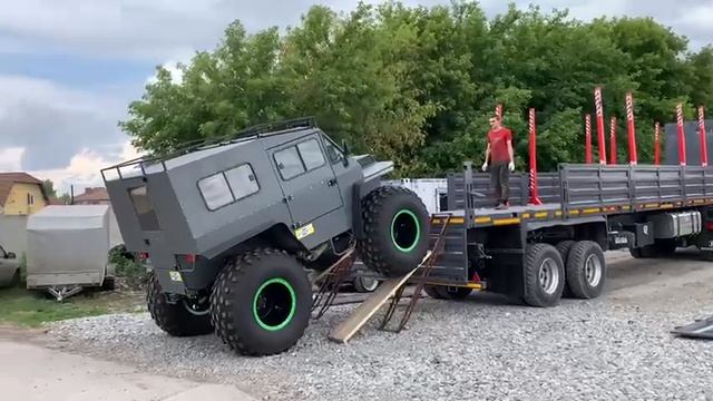 Ещё один вездеход Тайпан, поехал в Якутию!!! смотреть онлайн