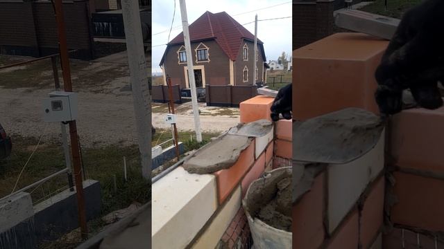 Завожу угол полнотелым силикатным кирпичом.