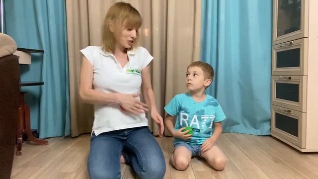 Игра-массаж с колючим мячиком (тактильная игра для схемы тела) смотреть онлайн
