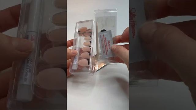 Get ready with me to get an instant manicure with @sallyhansen Salon Effects Perfect Manicure смотреть онлайн