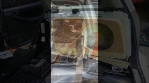 Сабвуфер стелс в Toyota Fielder