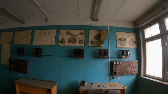 РЕНОВАЦИЯ московского техникума. Забросили вместе с содержимым! смотреть онлайн