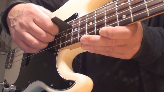Fender American Special Precision Bass Guitar смотреть онлайн
