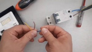 Как подключить двухполюсный АВТОМАТ ..25 Ампер.