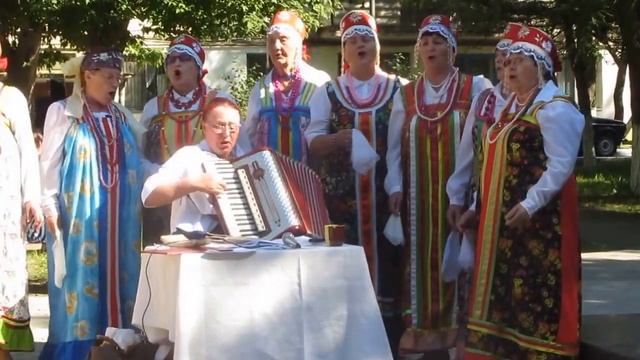 Песню "Земля цветов" поёт ансамбль "Сударушка". г.Красноперекопск. Крым смотреть онлайн